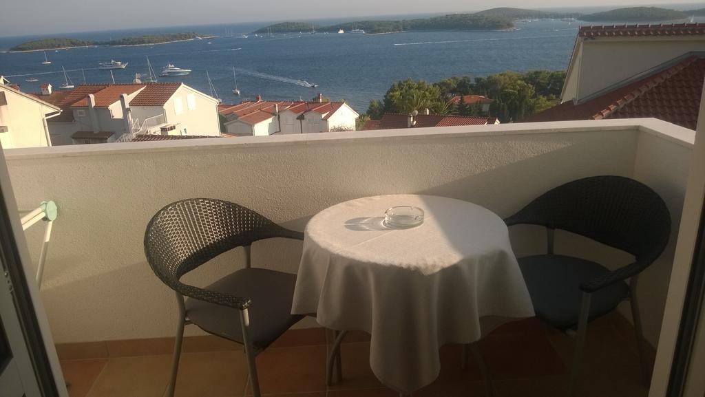 J&B Holiday House Hvar Хвар Экстерьер фото