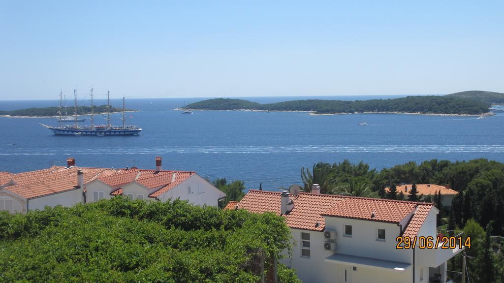 J&B Holiday House Hvar Хвар Экстерьер фото