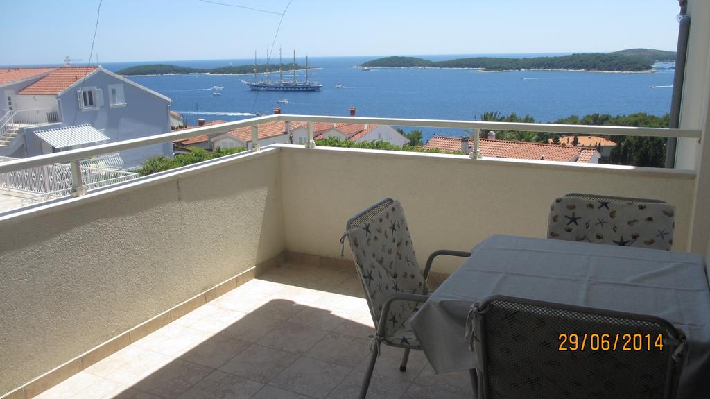 J&B Holiday House Hvar Хвар Экстерьер фото