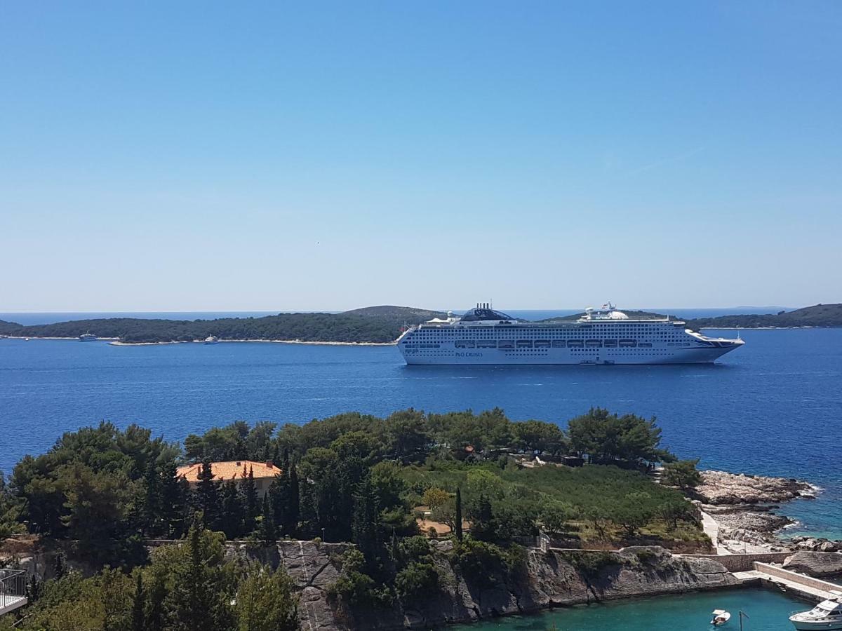 J&B Holiday House Hvar Хвар Экстерьер фото